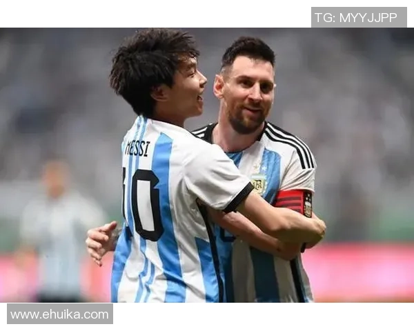 梅西与足球明星们的精彩合照展现球场友谊与激情的瞬间