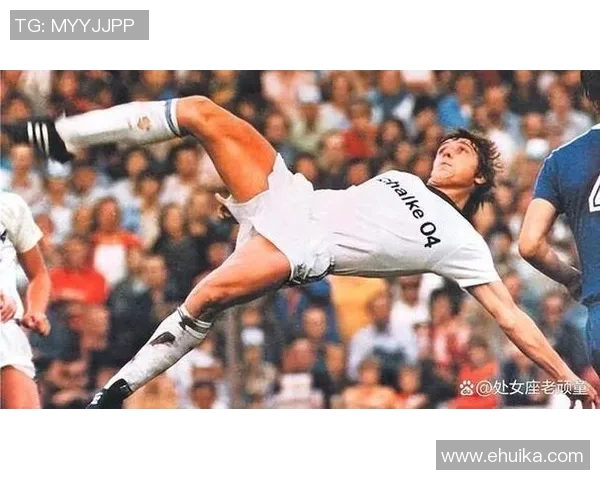 足球传奇盖德穆勒的经典瞬间与辉煌成就回顾