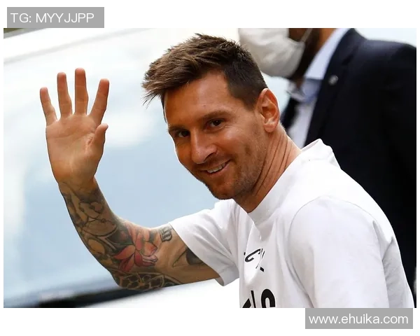 足球明星长袖T恤热销中展现你的球迷风采与个性魅力