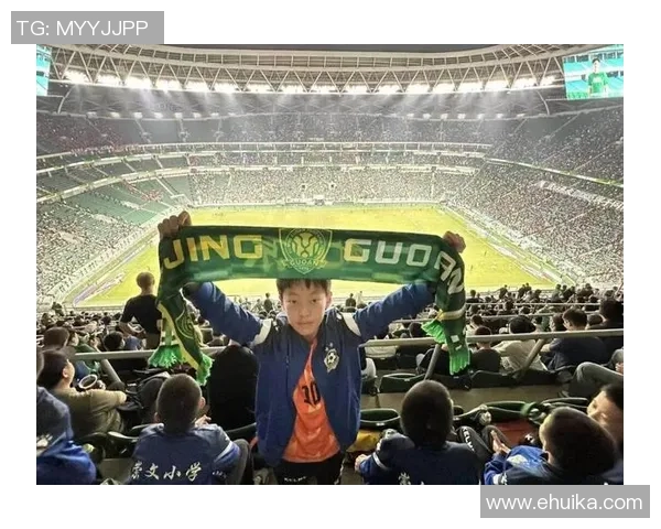 带安的足球明星如何在赛场上展现个人魅力与团队精神的完美结合