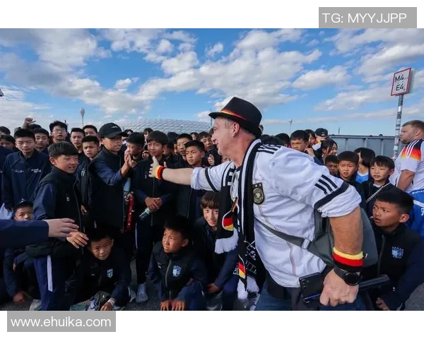 足球明星与孩子们的温馨瞬间高清图片分享 足球明星与孩子们的温馨瞬间高清图片分享